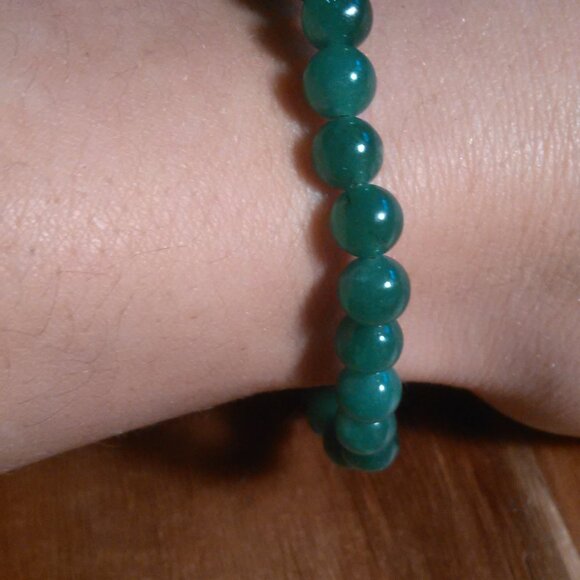 Green Aventurine Stretch Bracelet - Picture 5 of 7